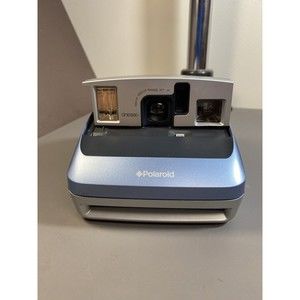 Polaroid One 600 Blue Instant Film Flash Camera 100mm Focus Range 3 Feet Vintage